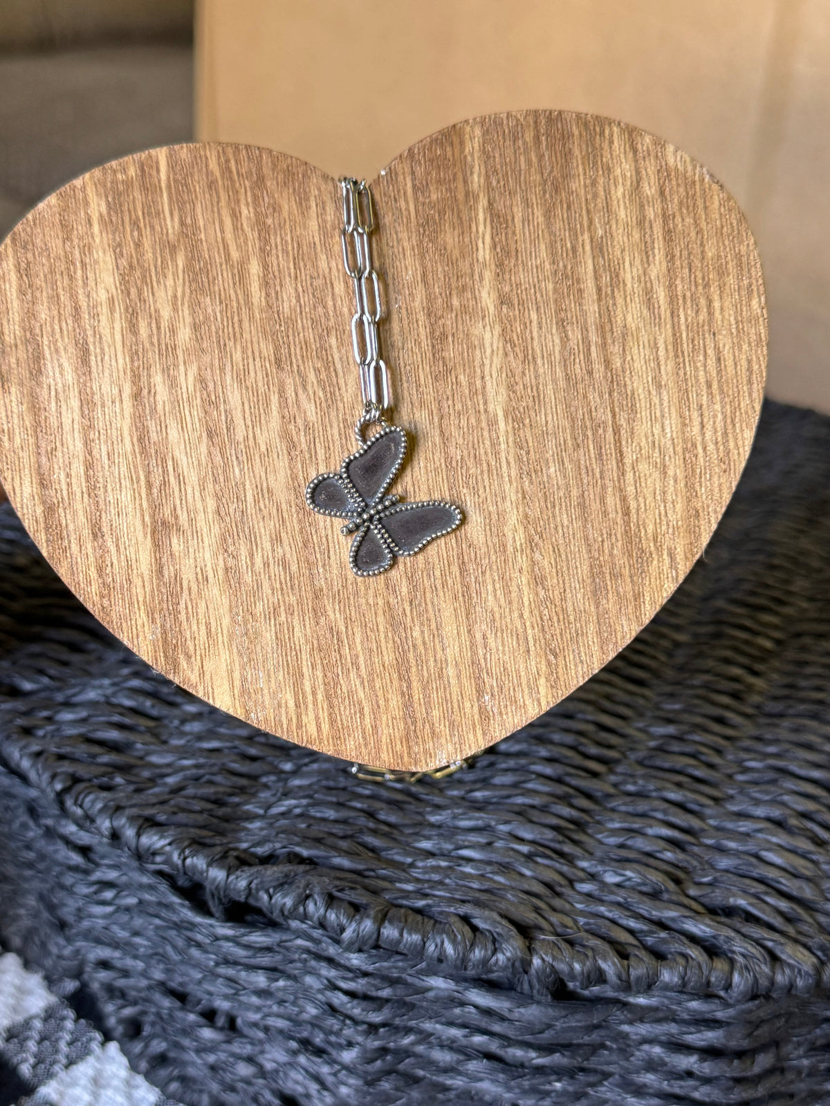 Flutter By Necklace